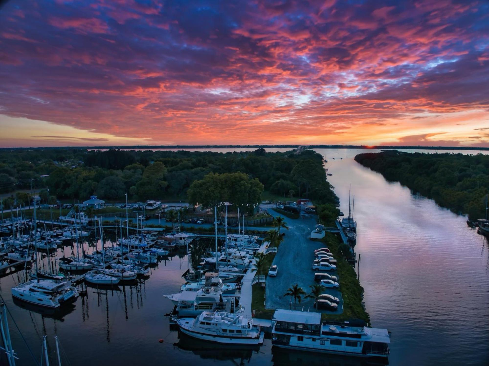 Dolphins Vacation Rental Merritt Island Bagian luar foto